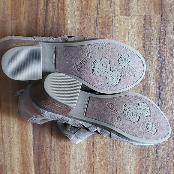 7.5 Carlos Santana tan booties - Picture 8 of 8